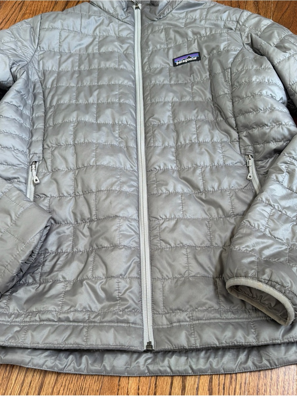 Patagonia women’s large silver prima loft, full zip jacket